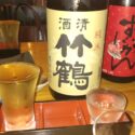 広島の雑草庵で地酒と料理を楽しむ
